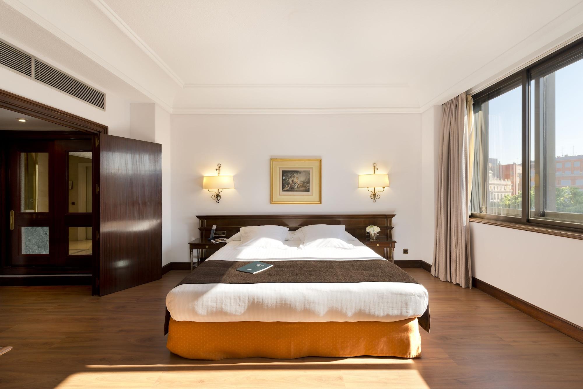 Hotel Miguel Angel Madrid Eksteriør billede A room at the hotel