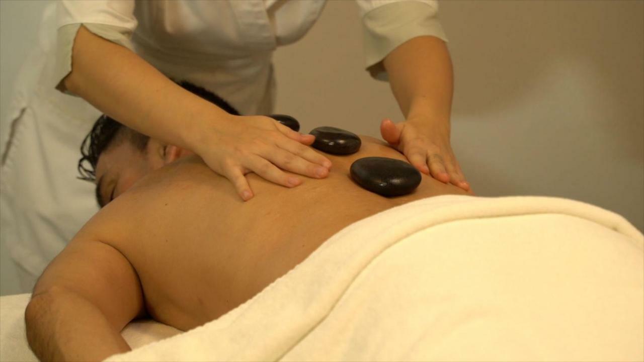 Hotel Miguel Angel Madrid Eksteriør billede Hot stone massage