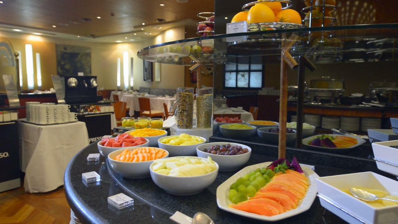 Hotel Miguel Angel Madrid Eksteriør billede Fruit salad