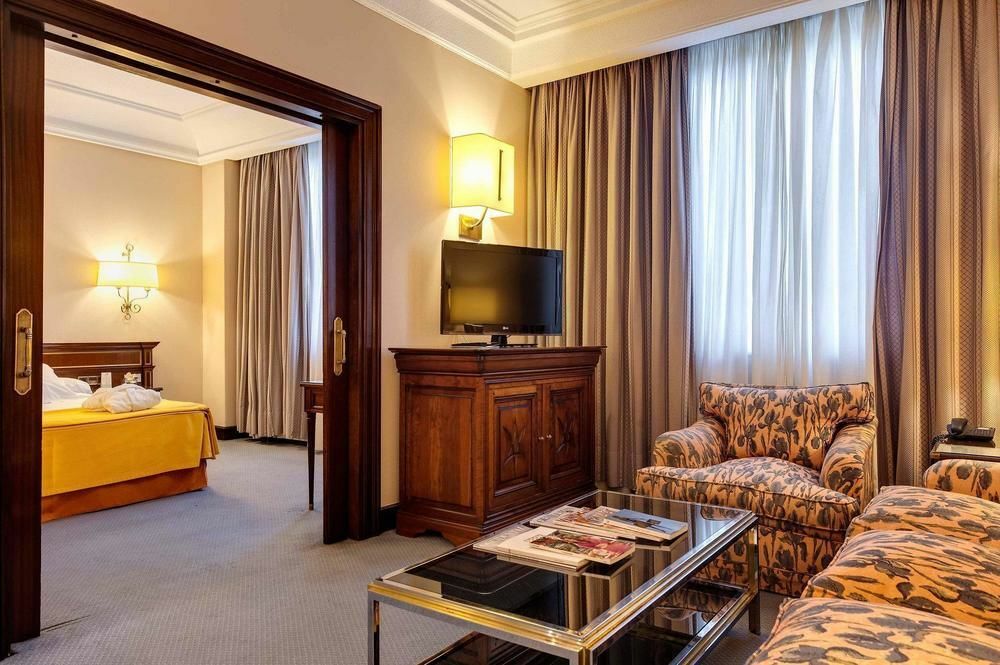 Hotel Miguel Angel Madrid Eksteriør billede Suite
